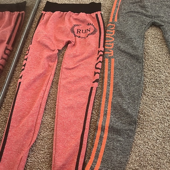 2 pairs of leggings with matching racer back tank - Picture 5 of 8